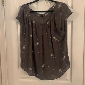 New gray floral top